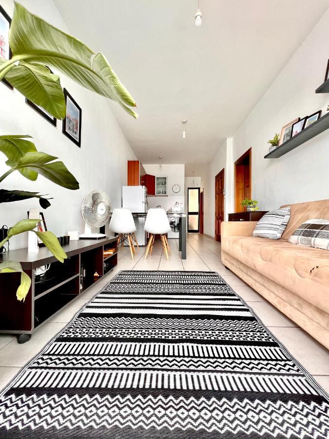 F8 1 Seaview Room, Living And Bathroom Shared , Stjulians Saint Julian's ภายนอก รูปภาพ